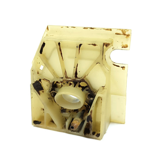 Vergasergehäuse Flansch 530 03 65-81 für Partner 365 405