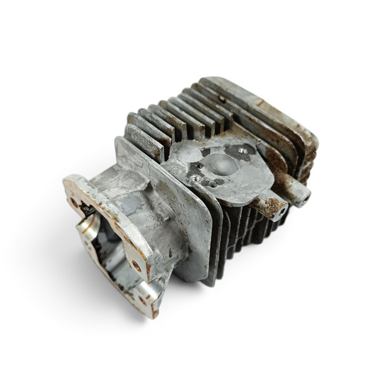 Gebrauchter Zylinder mit 38mm Bohrung von fzersatzteile für McCulloch, Einhell, AL-KO und Grizzly Kettensägen.